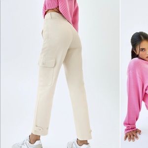 Aritzia Brown High Waist Free Modern Cargo Pants. Tags On. Size 4. Out of stock!